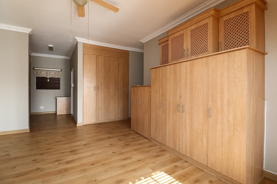 To Let 3 Bedroom Property for Rent in Flamwood North West